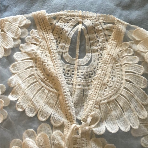 Cream coverup - Picture 5 of 5